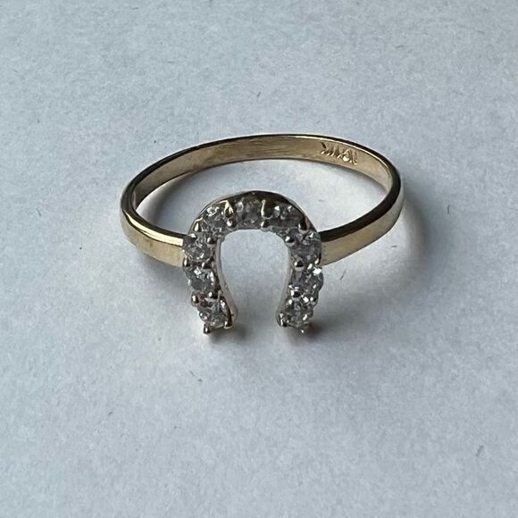 14k solid Gold Horseshoe Ring | herradura Ring | Valentine Ring | Birthday Gift - Picture 8 of 9